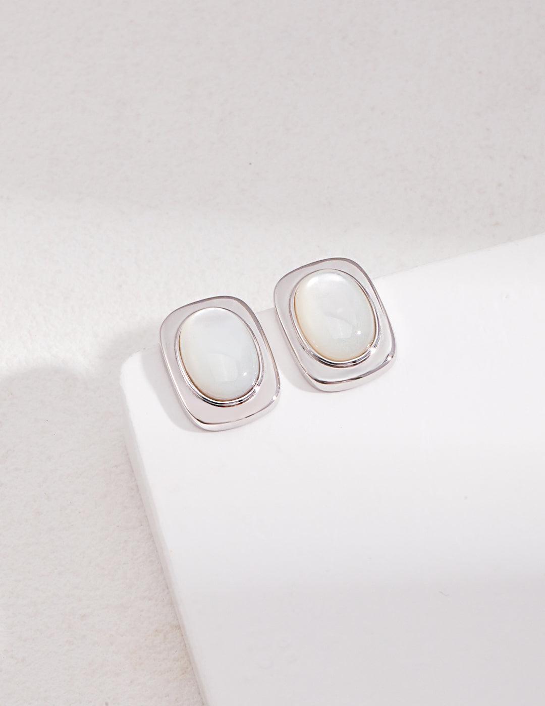 Mother of pearl earrings in sterling silver - MinElèn Jewelry