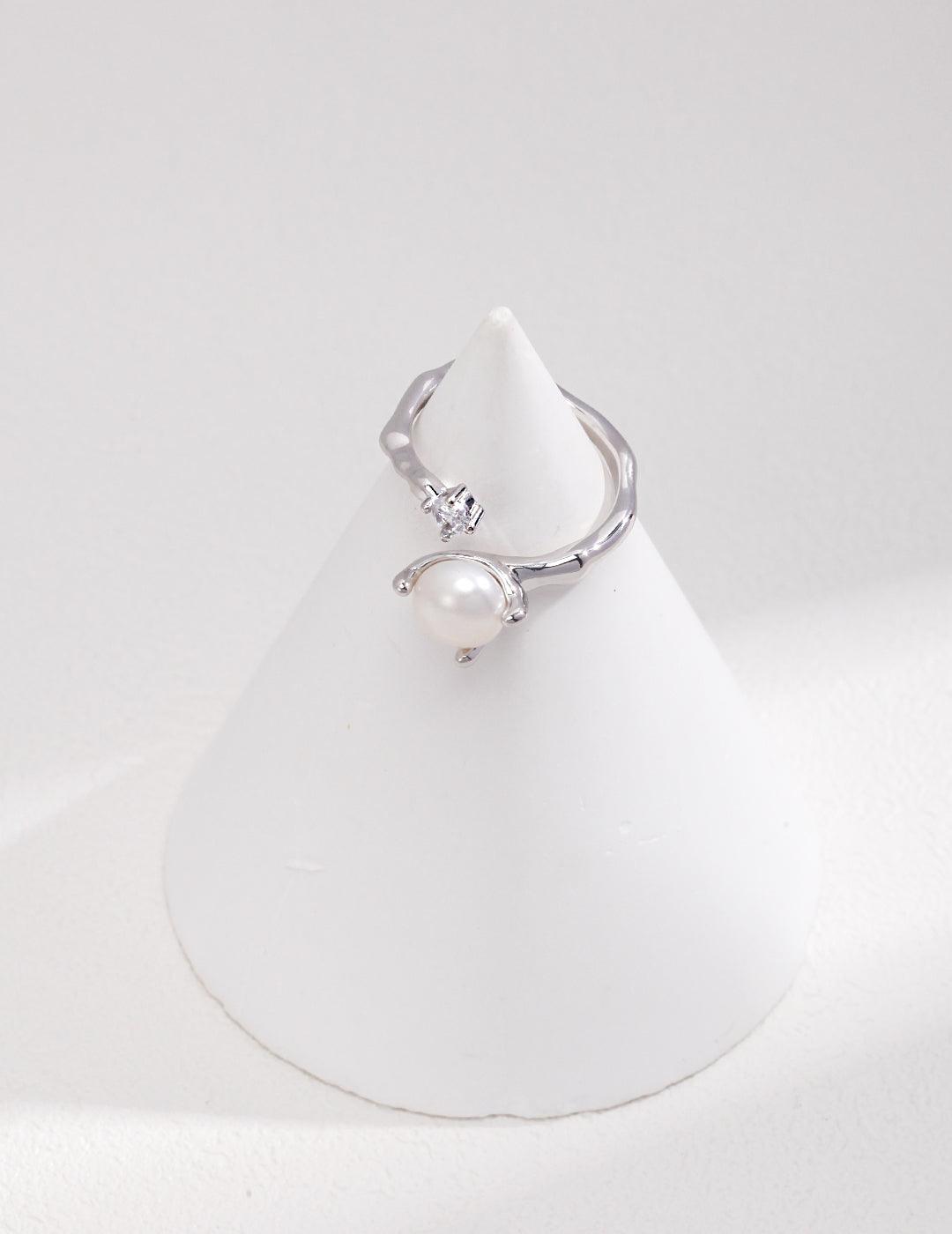 Sterling Silver Pearl Ring - MinElèn Jewelry