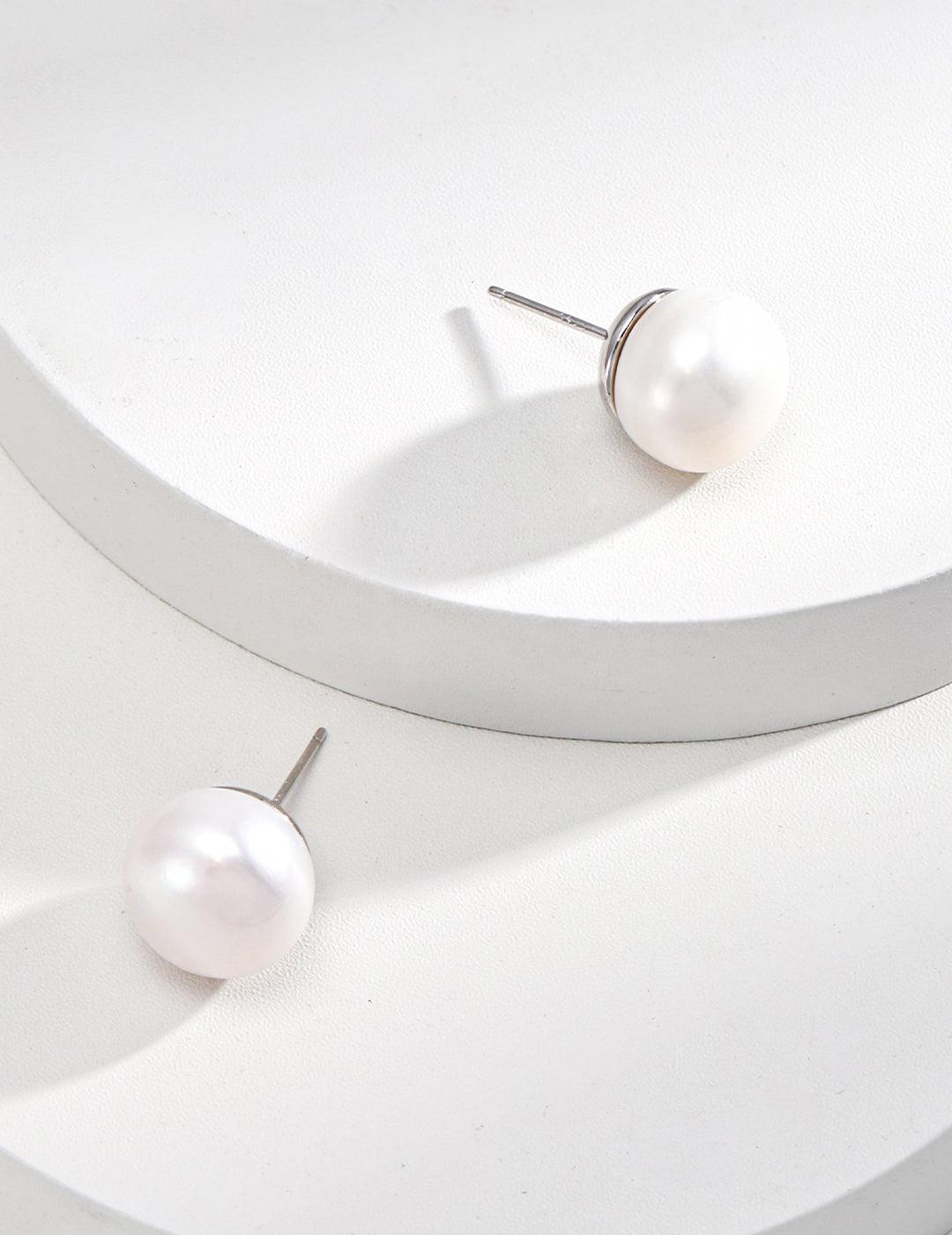 Sterling silver pearl stud earrings (flat round high fat pearls) - MinElèn Jewelry