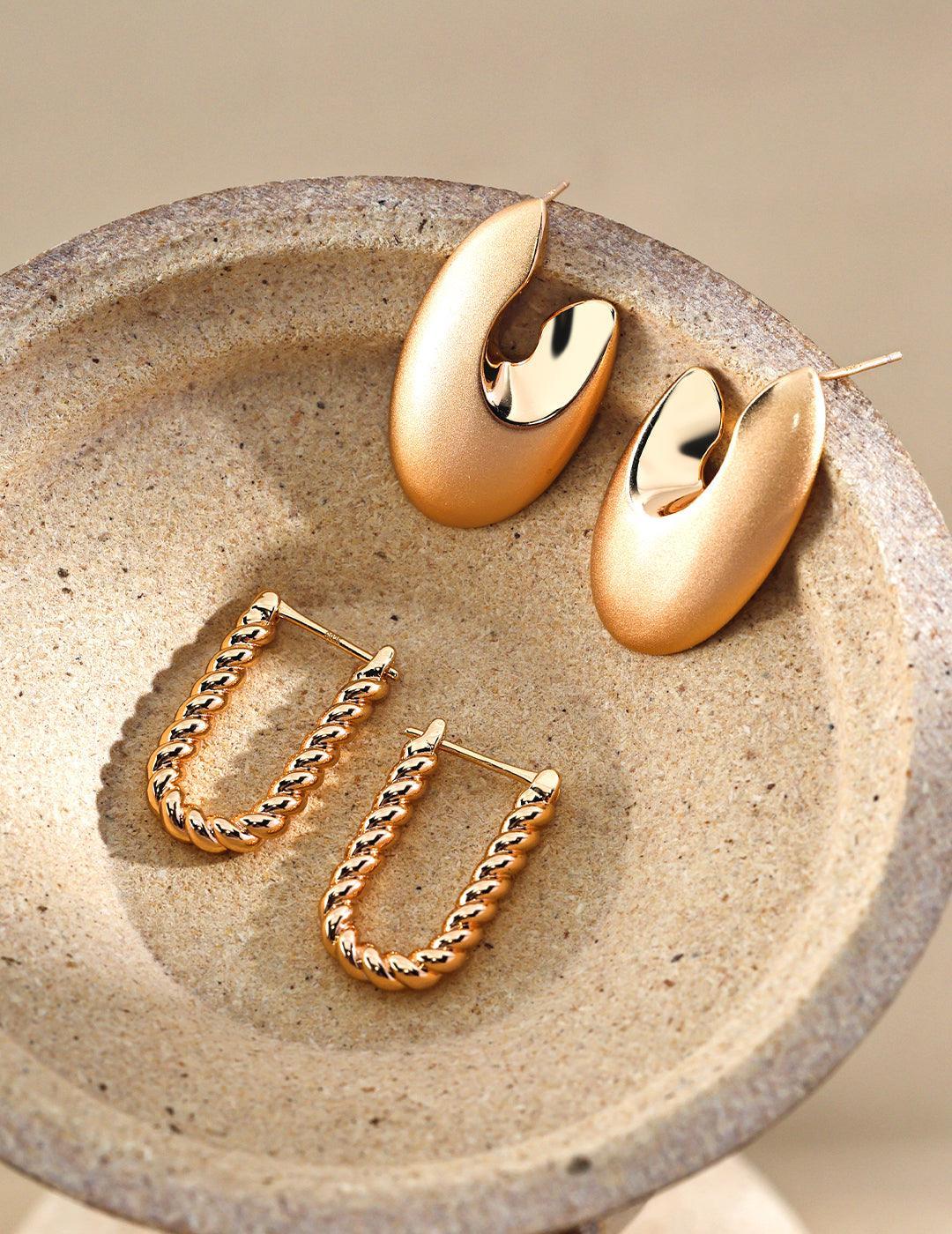 Sterling Silver Earrings Curves, synonymous with beauty - MinElèn Jewelry